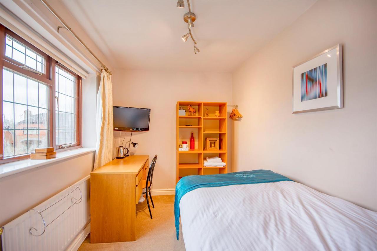 Ayuda House Hotel Altrincham Værelse billede