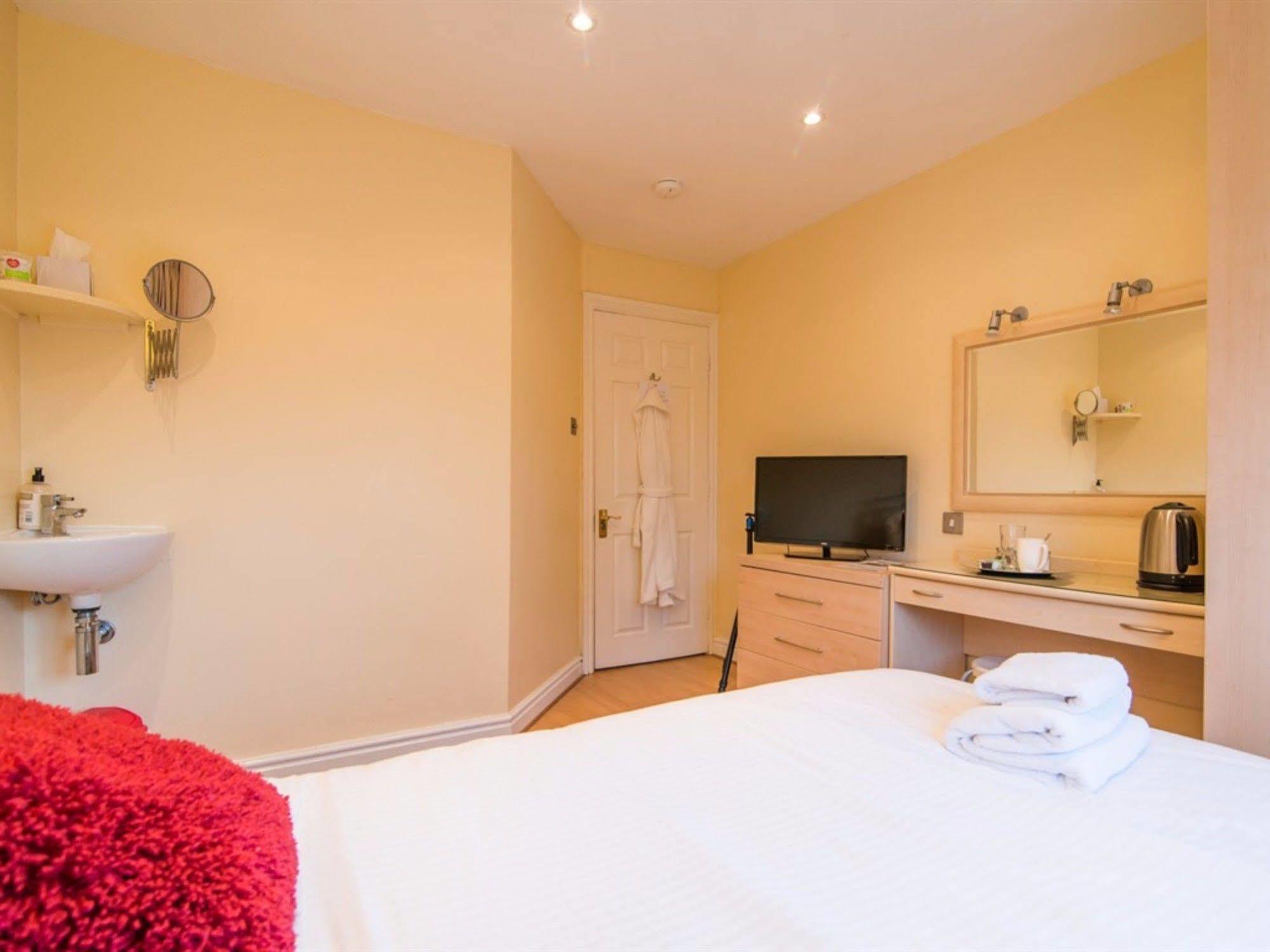 Ayuda House Hotel Altrincham Eksteriør billede